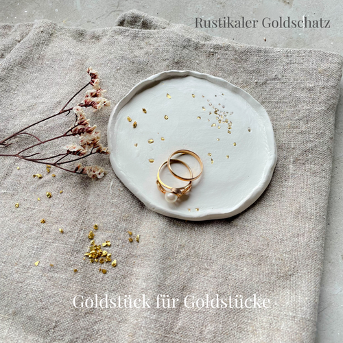 Handgemachtes Keramikschälchen ohne Prägung – eine liebevolle Geschenkidee für Mamas, die das Schöne im Kleinen lieben. Perfekt als Aufmerksamkeit zum Muttertag, Geburtstag oder einfach als Dankeschön für die beste Mama der Welt. Auch im Etsy-Shop erhältlich.