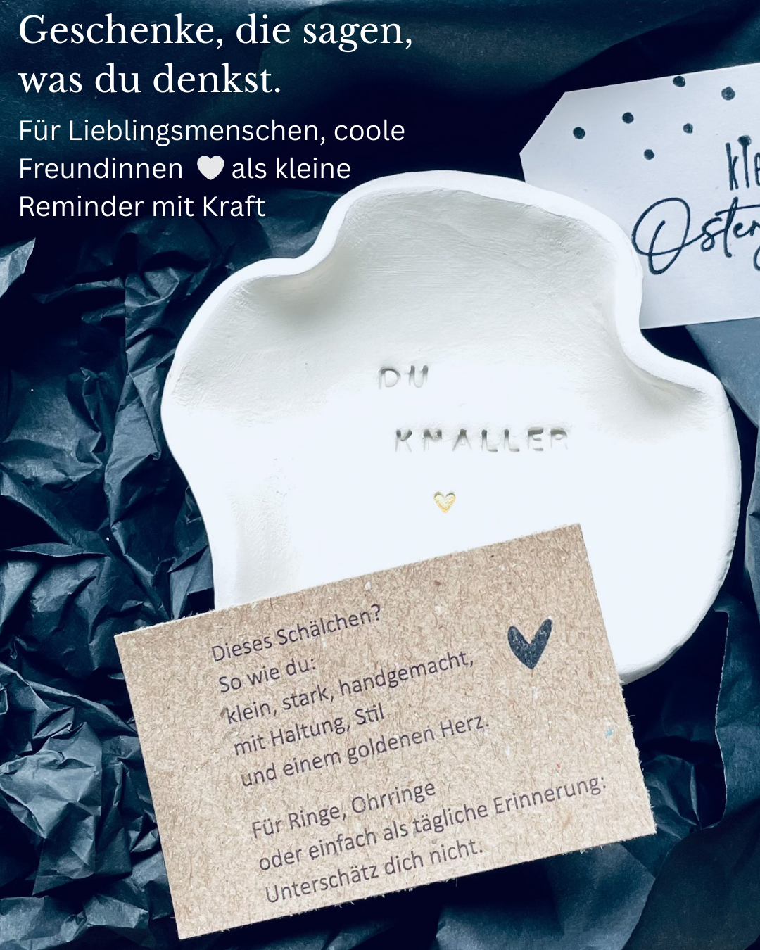 Organisch geformtes Schälchen aus Ton mit der Aufschrift „Du Knaller“, humorvolle Schmuckschale mit goldfarbenem Herz – handmade in Germany, perfekt als kleine Aufmerksamkeit.