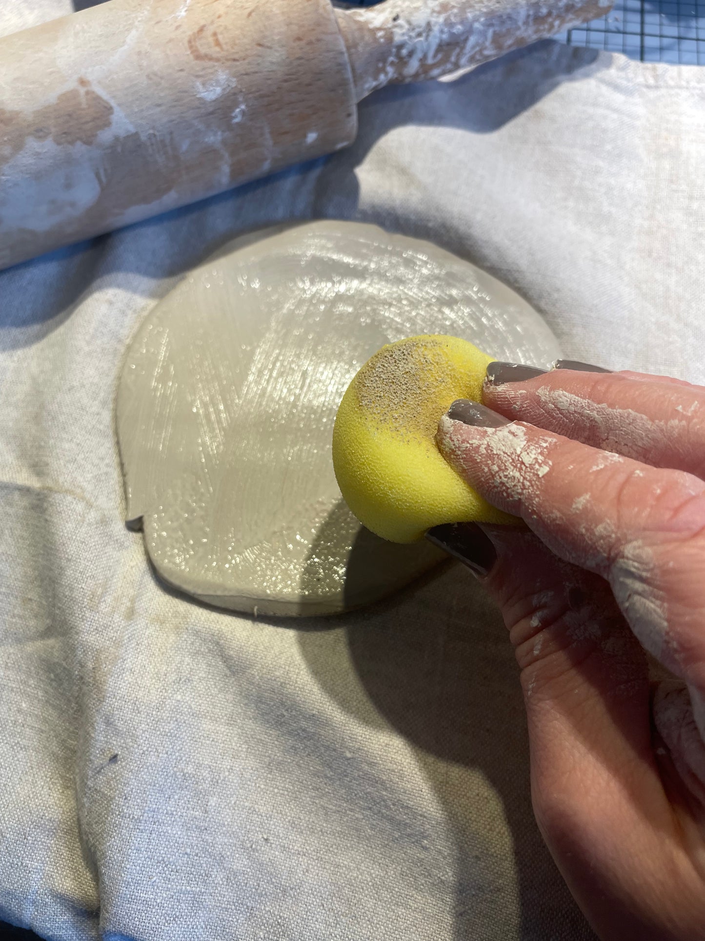 Birdie Schälchen 🕊️ Keramik Schmuckschale mit floralem Relief & Highgloss Finish |