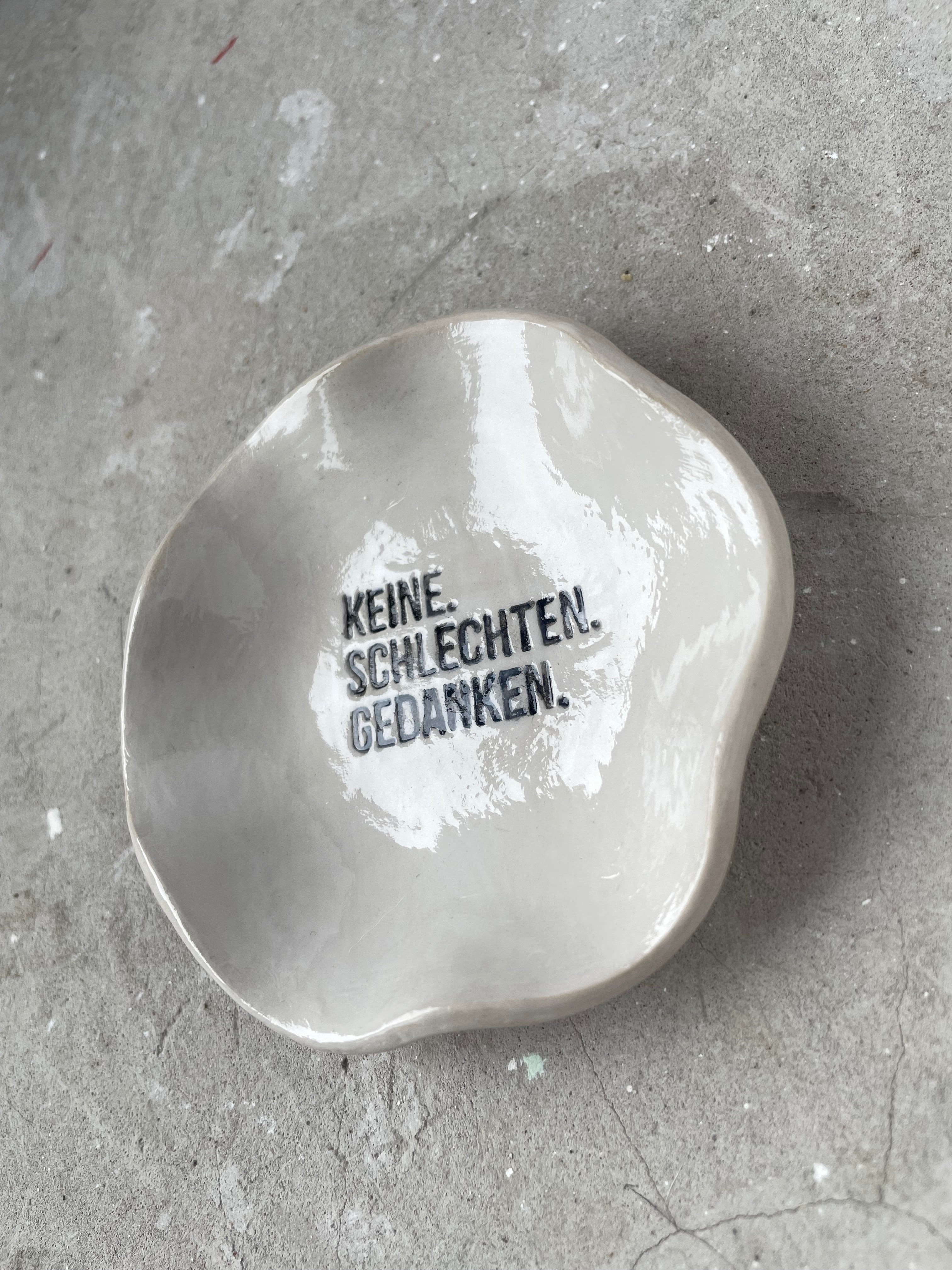 Schälchen keine.schlechten.gedanken. | Achtsamkeits Geschenk inkl. Booklet zum Download | Handgetöpferte Keramik | Positives Mantra
