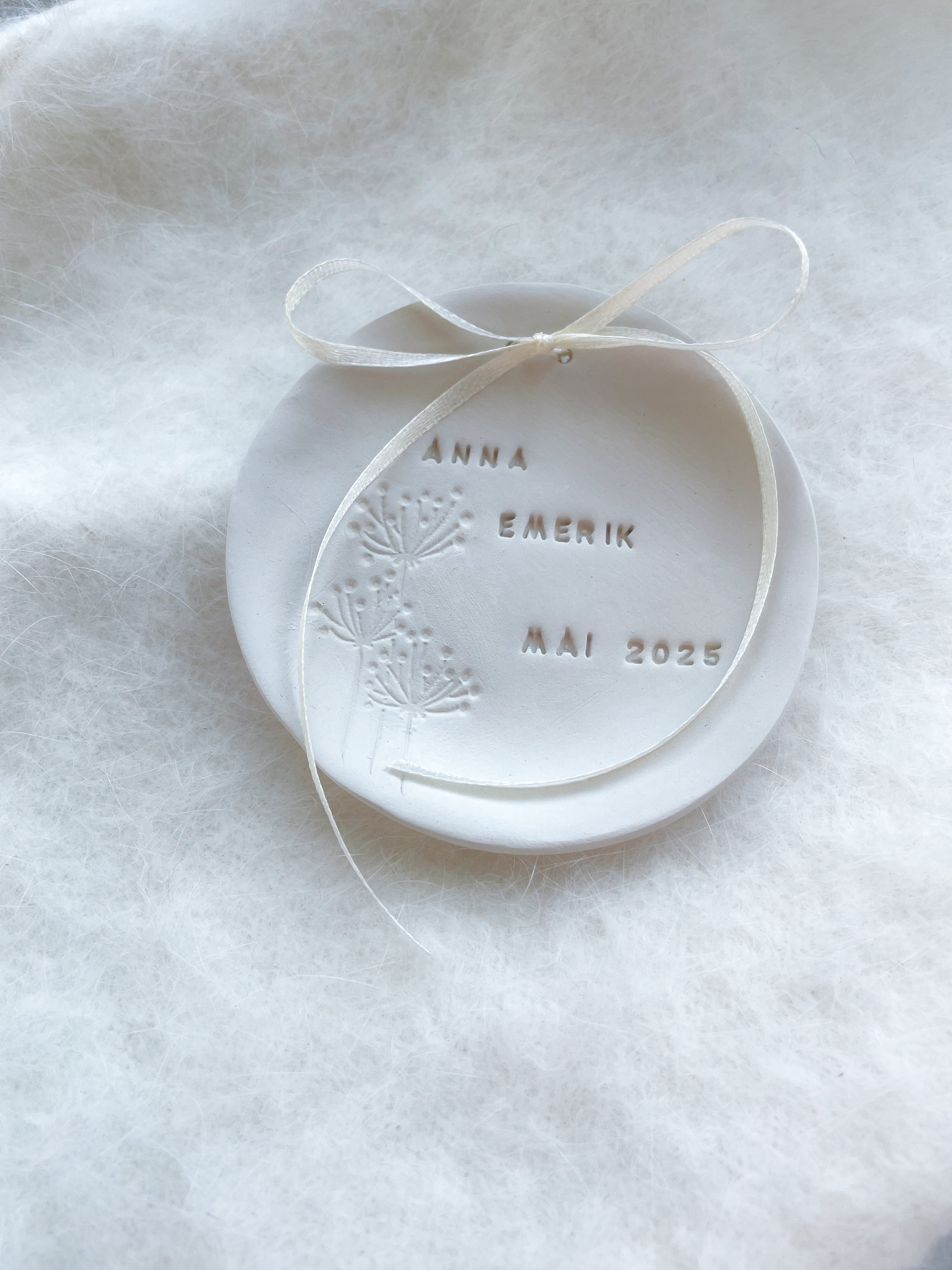 Ringschale Hochzeit - Personalisierte minimalistische Tonschale, schlicht & zeitlos | puristische Ringkissen Alternative
