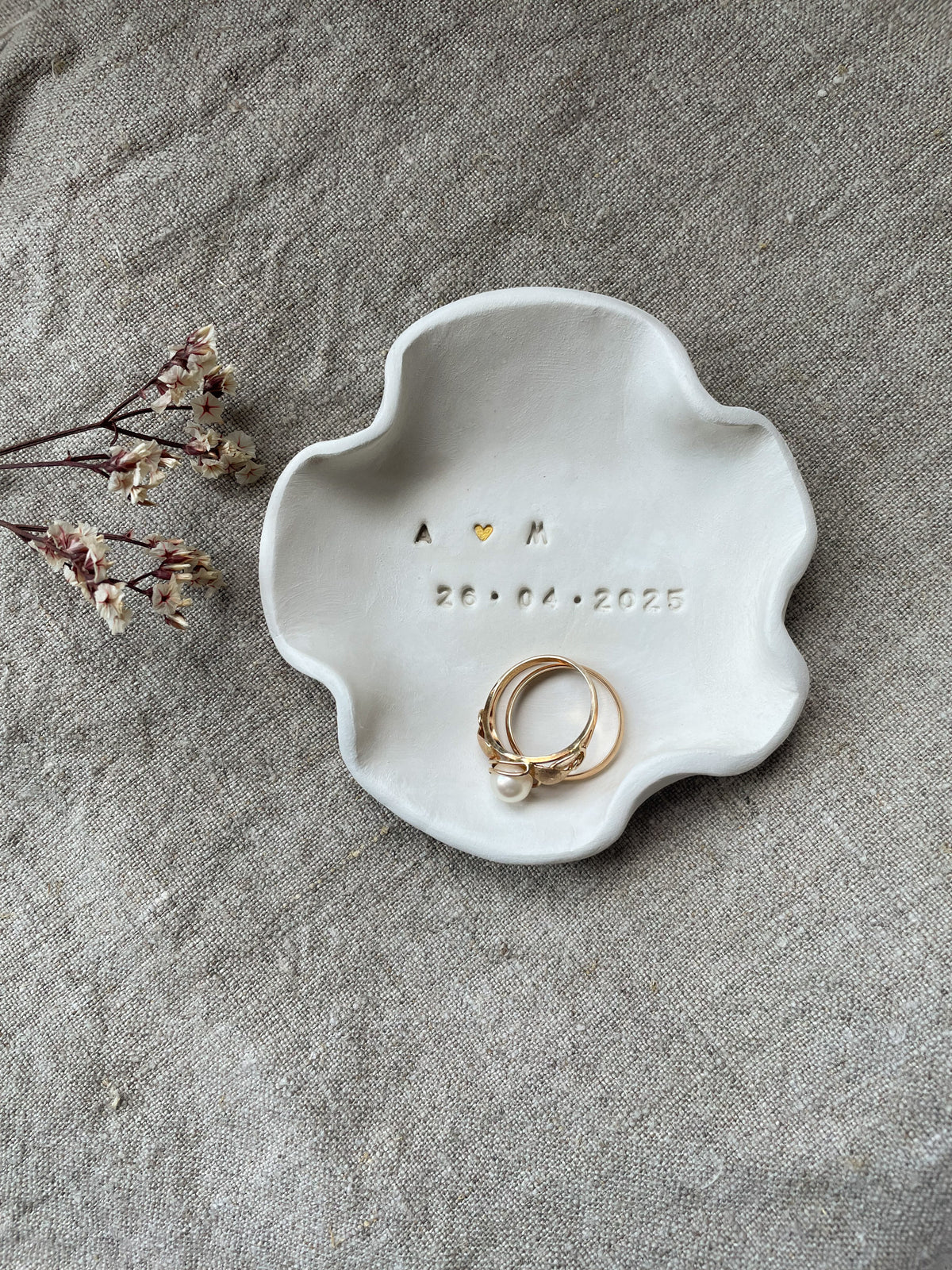 Stylepiece | Organische Ringschale | Initialen & Datum
