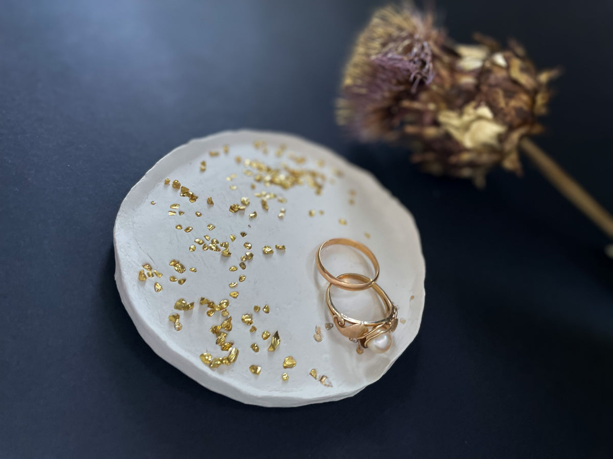 GOLDSTÜCK: Ultrarustikales Style-Piece aus echtem Ton | handgetöpfertes Schälchen