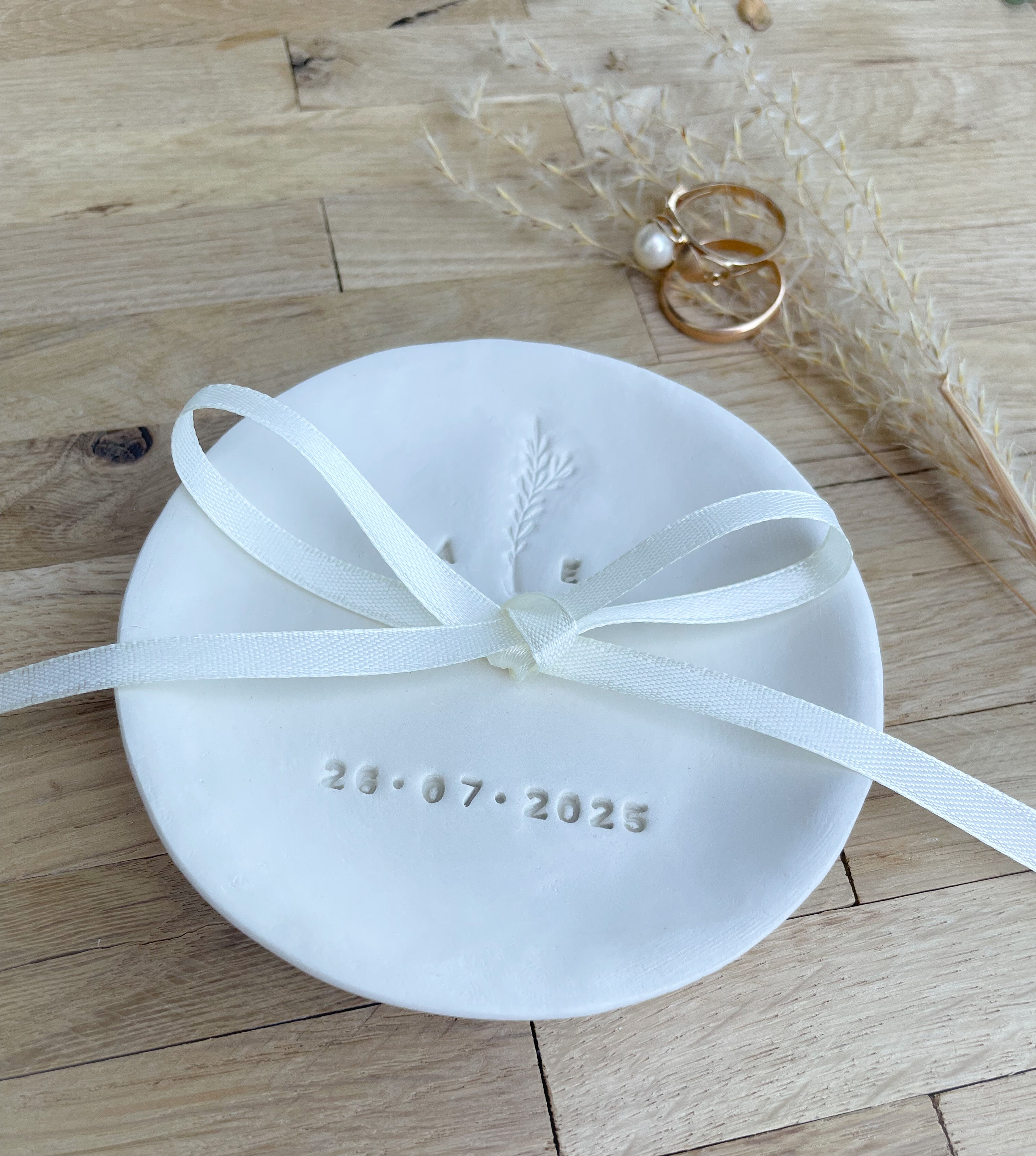 Alternative Ringkissen Boho Hochzeit, handgetöpfert, personalisiert mit Namen und Datum
