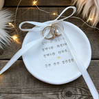 Ringschale handgefertigt in Deutschland aus Ton getöpfert mit romantischem Beethoven Zitat als Alternative zum Ringkissen oder Ringbox bei der kirchlichen Trauung oder Standesamt oder freie Trauung. Tolles Geschenk zur Hochzeit für das Brautpaar als Schmuckschale für die Eheringe