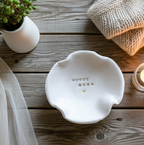 Geschenk für dogmoms aus keramik. Handgetöpferte Schmuckschale als liebes Mitbringsel für Hundemamas und Fellnasen Freunde. Prägung Hundemama