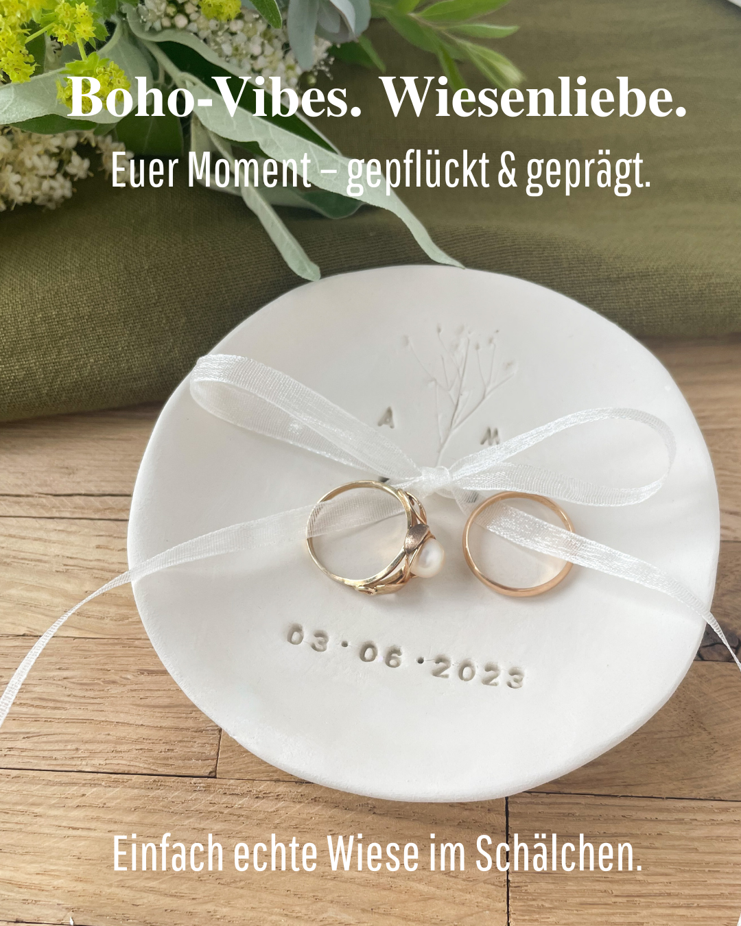 „Ton-Schälchen im Boho-Look mit feiner Blumenprägung, einzigartiges Accessoire für natürliche Hochzeiten.“

