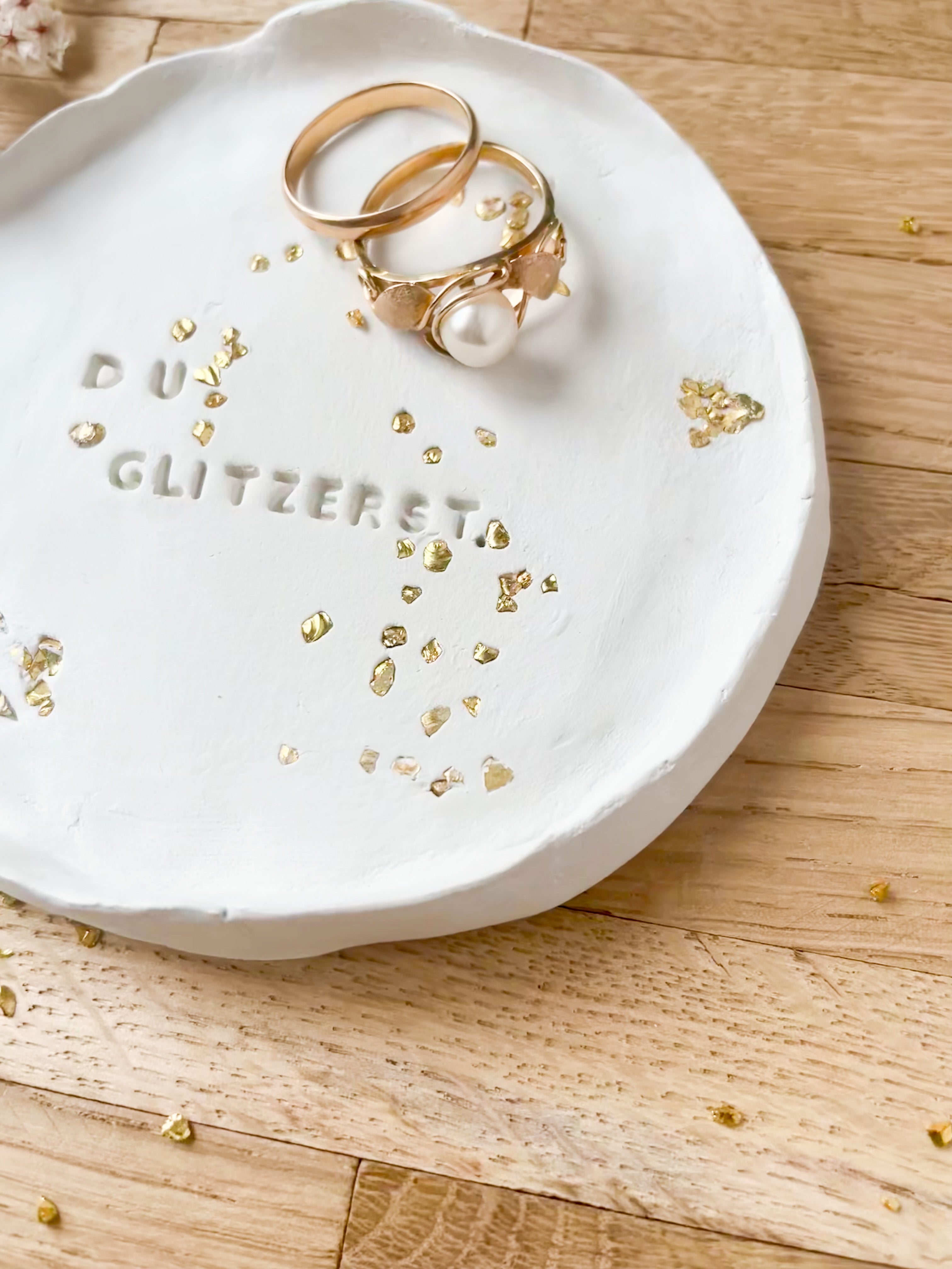 Einzigartiges, handgemachtes Schälchen mit Glitzerprägung – für alle, die mehr sind als Alltag: ein Geschenk für Menschen, die funkeln. Besonderes Geschenk für Lieblingsmensch und beste Freundin

